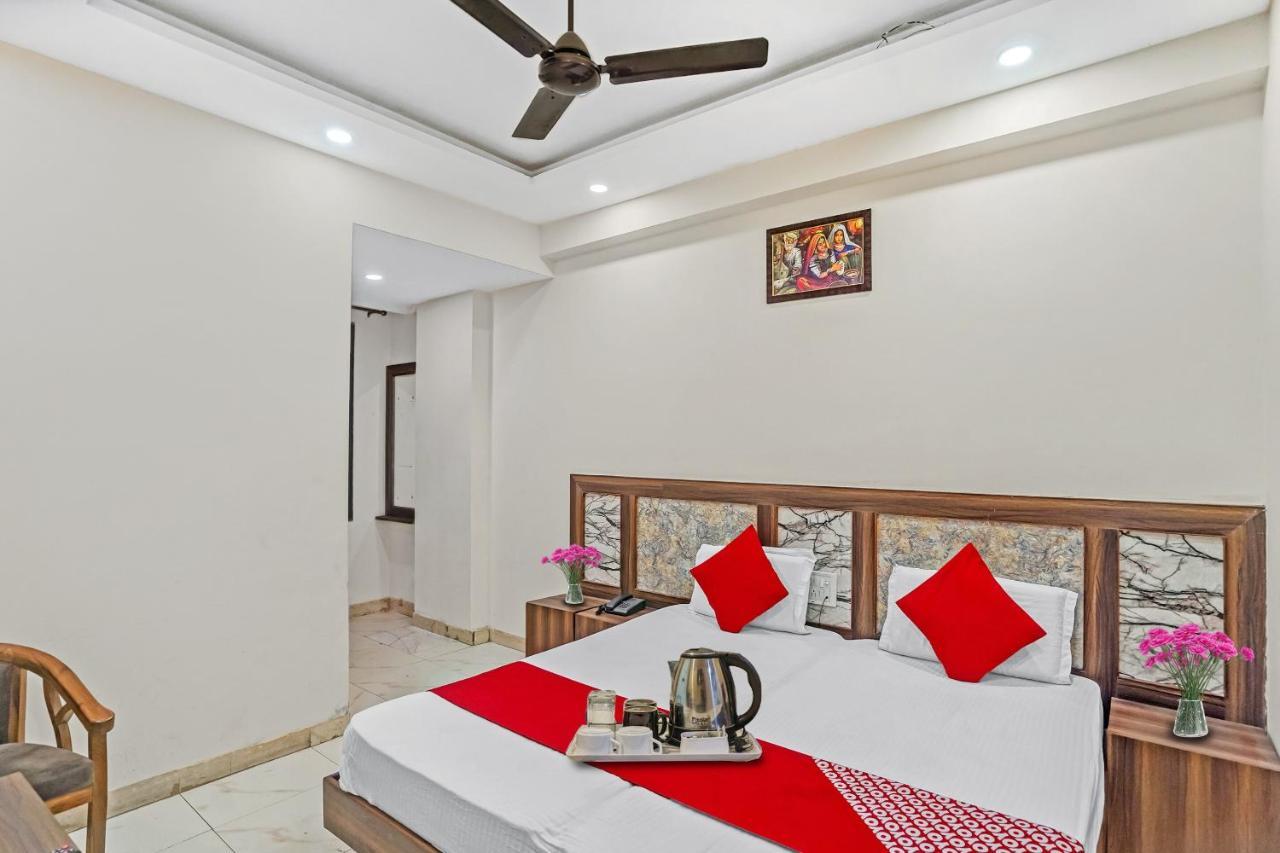 Oyo 88326 Hotel Cloud 9 New Delhi Exterior foto