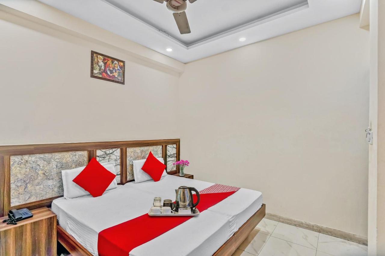 Oyo 88326 Hotel Cloud 9 New Delhi Exterior foto