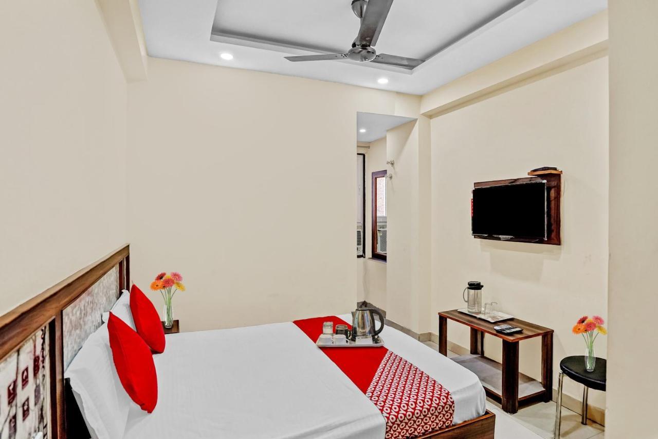 Oyo 88326 Hotel Cloud 9 New Delhi Exterior foto