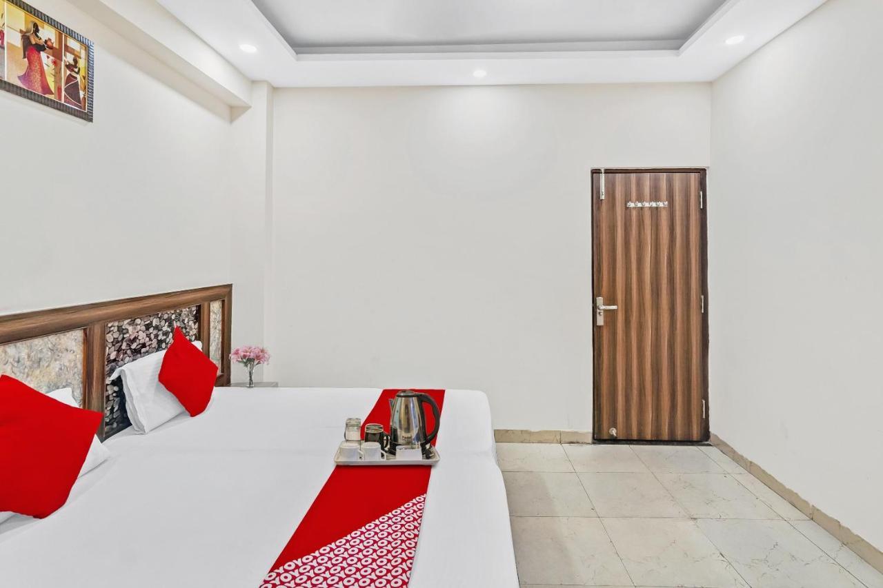Oyo 88326 Hotel Cloud 9 New Delhi Exterior foto