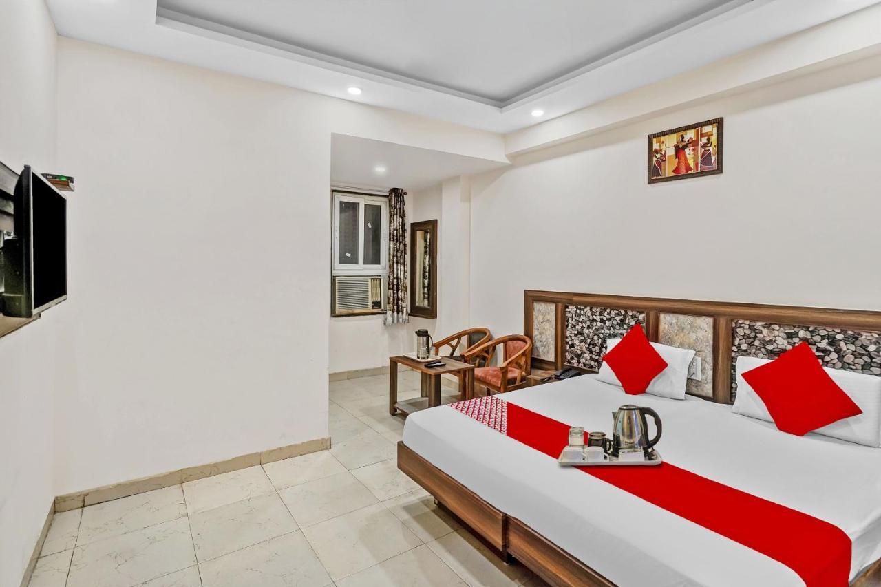 Oyo 88326 Hotel Cloud 9 New Delhi Exterior foto