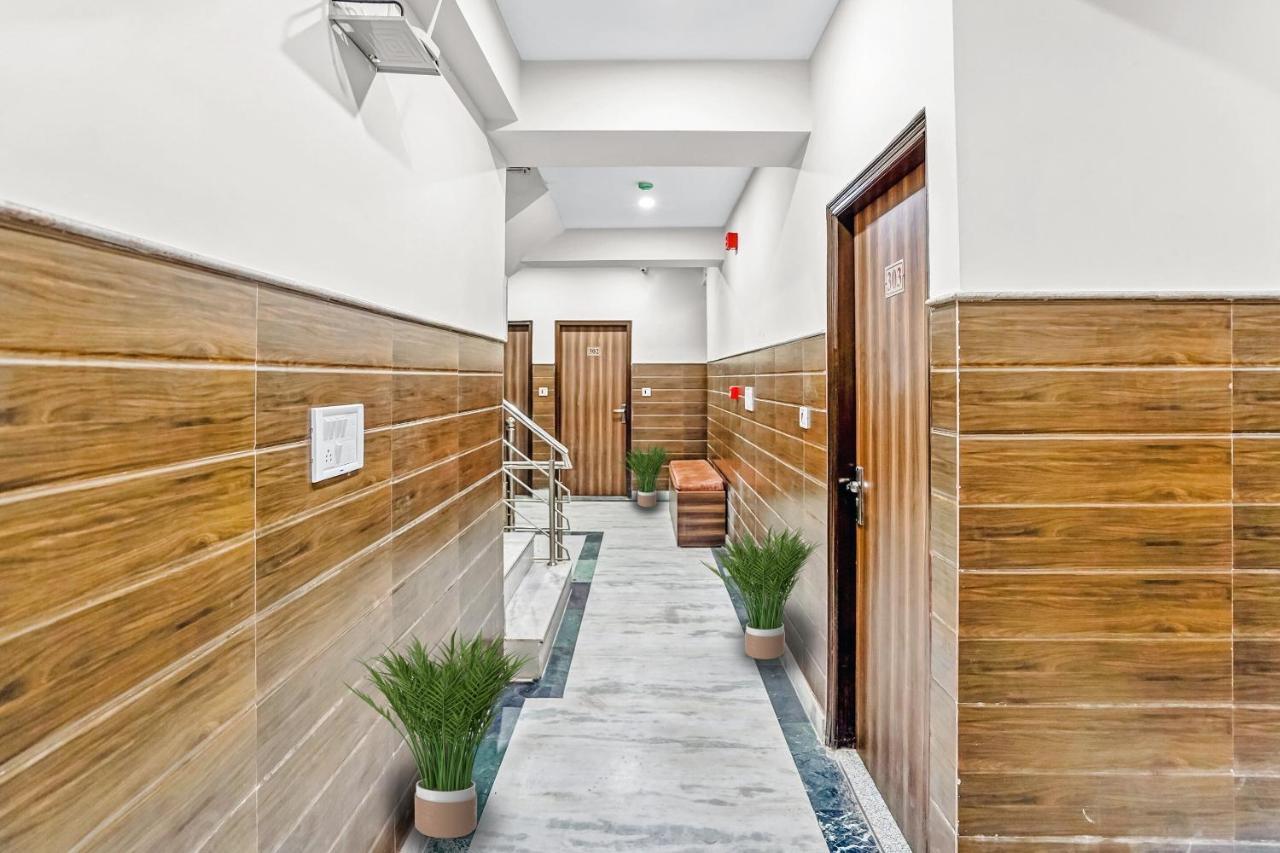 Oyo 88326 Hotel Cloud 9 New Delhi Exterior foto
